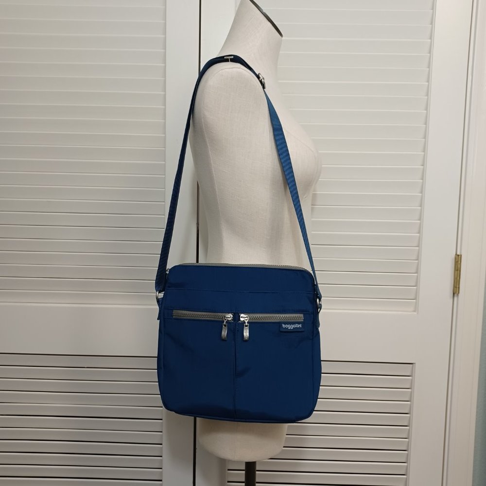 Baggallini Adjustable Crossbody Bag Blue Gray - Picture 9 of 13